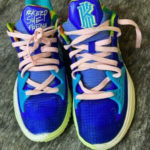 Nike Kyrie Low 4 Men Size 2, Was Racer Blue/Chlorine Blue size 9